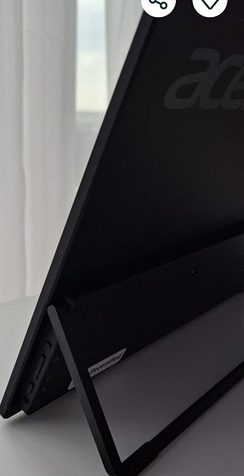 Портативный монитор 15.6