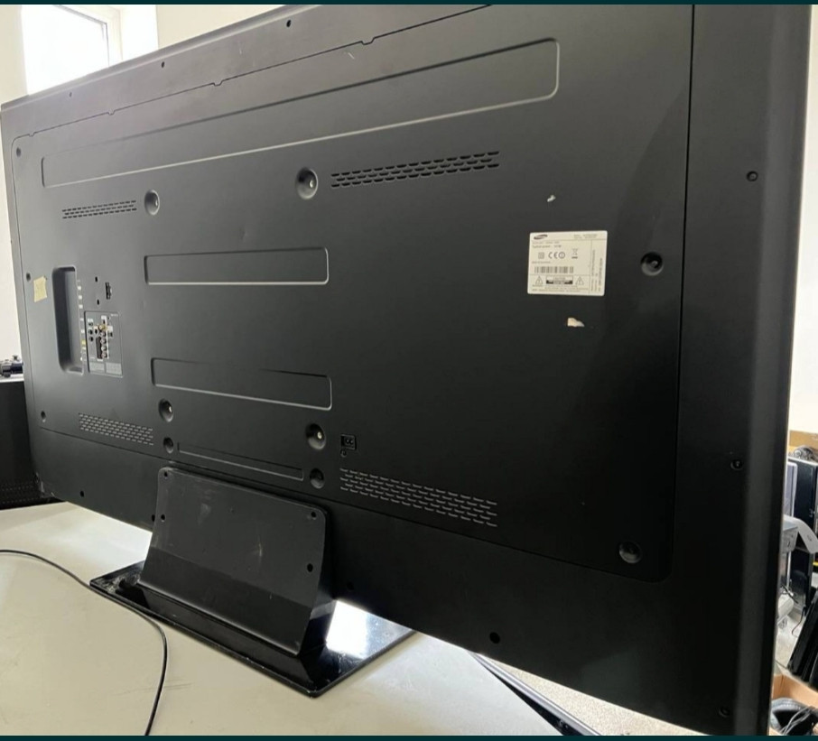 Телевизор: Samsung 75