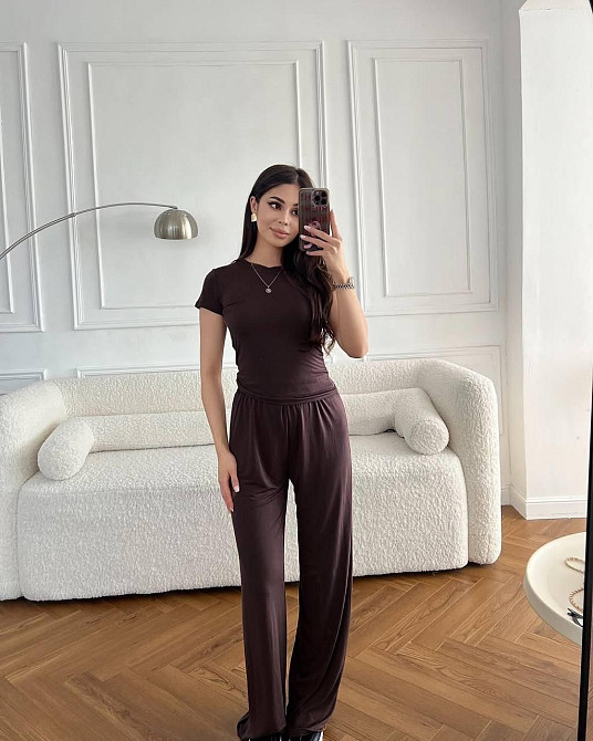 Жіночий базовий прогулянковий костюм-двійка: футболка та штани турецька віскоза Шоколад Одеса - фото 2