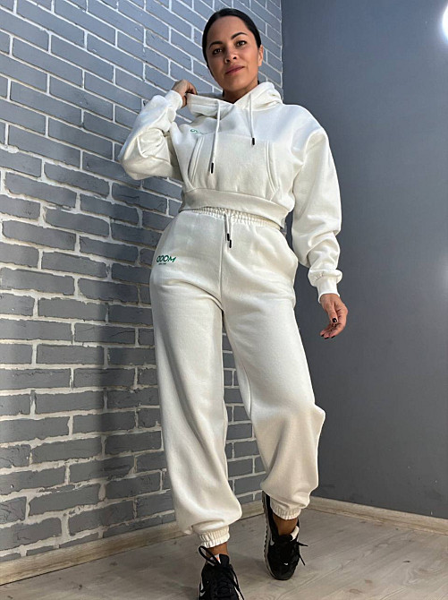 Костюм женский Quzen 493-497 укороченное худи с капюшоном MOOD брюки резинка утепленный белый, белый, L Киев - изображение 11