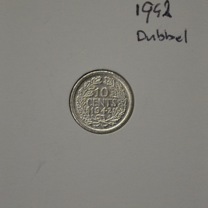 Нидерланды 10 центов 1942 г серебро (в холдере) состояние Полтава - изображение 1