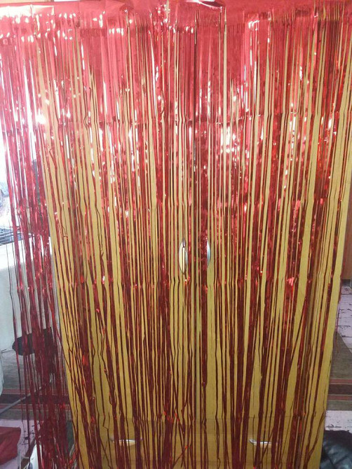 Дощик для фотозони прикраса 245 см на 92 см червоний Київ - фото 10