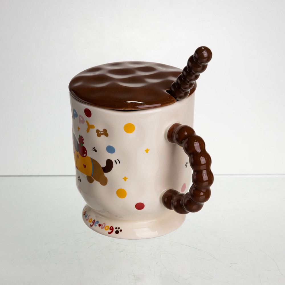 Yiwu Новорічна порцелянова чашка "Весела Такса" з кришкою та ложкою 400 мл, Святкова кружка чаш Коломыя - изображение 4