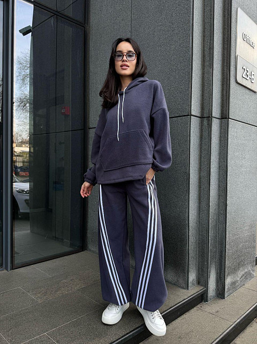 Женский теплый костюм двойка с лампасами из турецкого флиса Серый, 42/44 Одесса - изображение 4