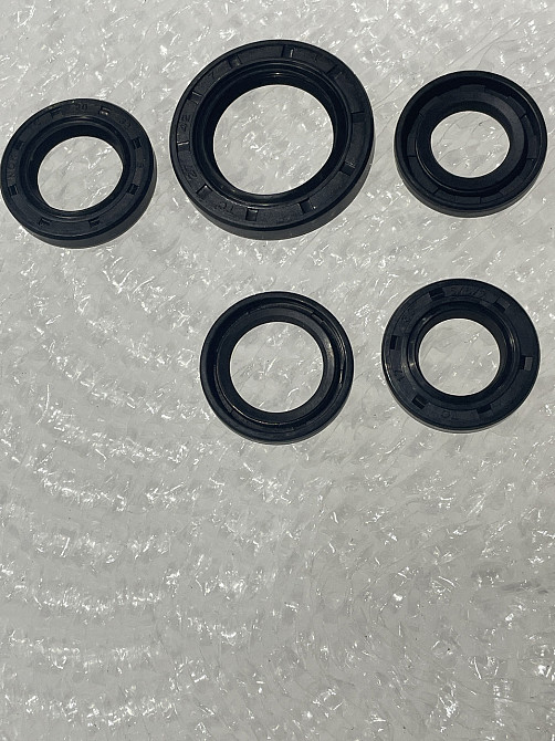 Сальники (набор) скутер 4 Т китайский 50 5шт ( 16,4*30*5/17*30*6/19.8*30*5/27*42*7/20*32*6) Мукачево - изображение 1