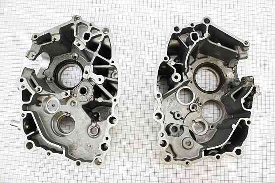 УЦІНКА ZS250-4B/Honda - CBT250 Картер двигуна лівий + правий к-кт (невеликий наліт) Київ