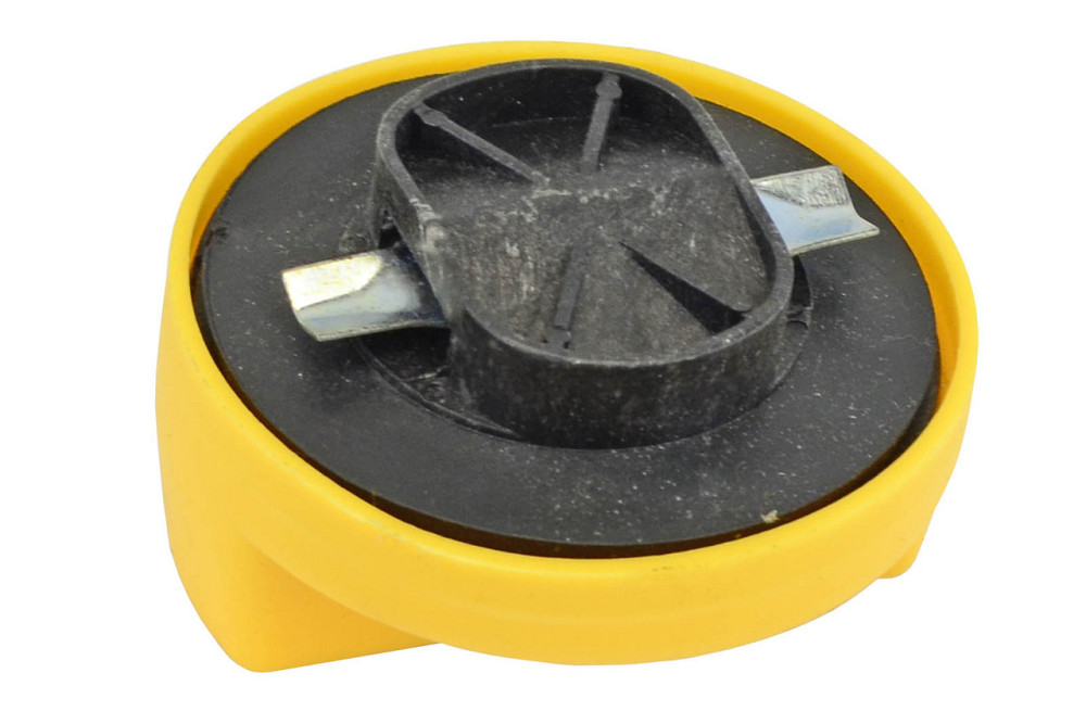 Кришка горловини ГАЗ (406, 409, 514) маслозаливна Мукачево - фото 1