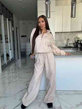 Жіночий костюм з фліс-полару, з вишивкою Одеса