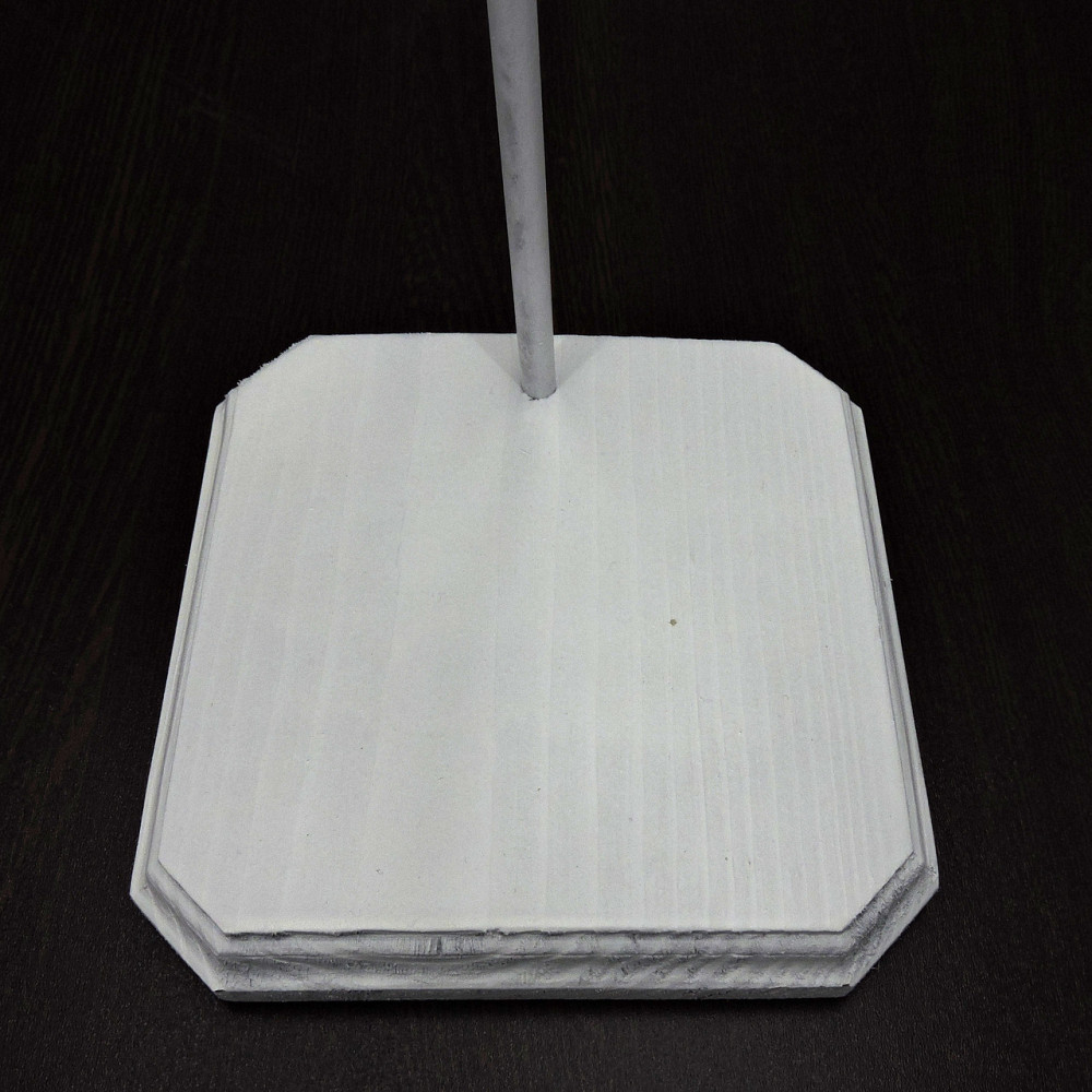 Подставка для кукол 