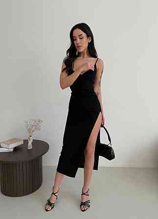 Женское черное силуэтное платье-бюстье в длине миди с привлекательным разрезом креп дайвинг Одесса