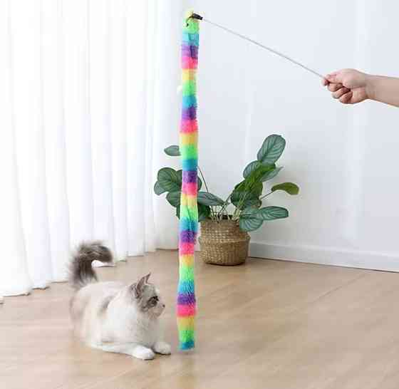 Игрушка для котиков палочка с разноцветной гусеницей с колокольчиком 50 см разноцветный Киев