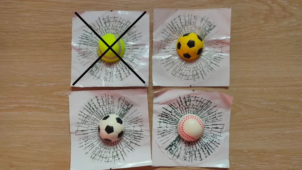 Наклейка на авто Мячик в окне наклейка розыгрыш Киев - изображение 1