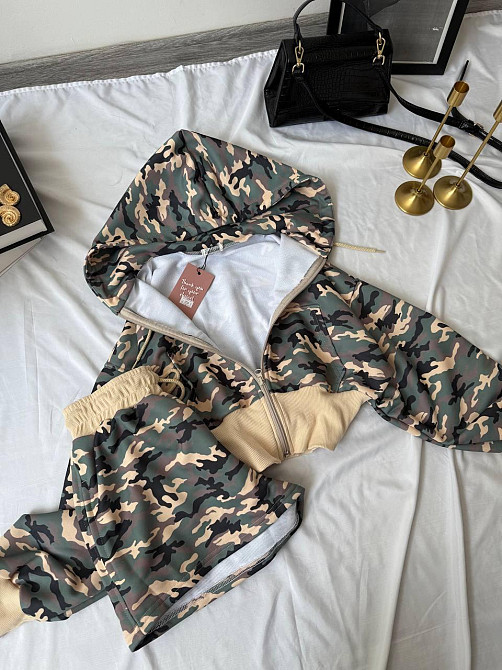 Жіночий принтований костюм двійка: укорочена кофта та шорти в мілітарі стилі петля + рибана Хакі, 42/44 Одеса - фото 4
