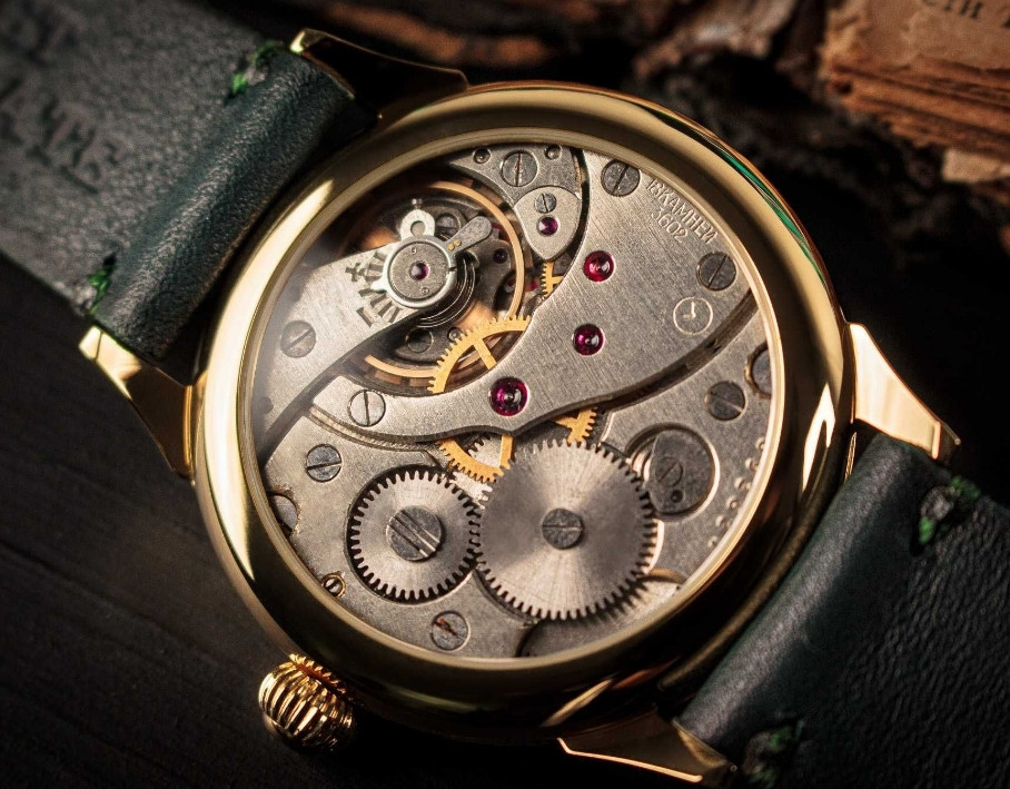 Эксклюзивная модель часов марьяж с зелёным эмалевым циферблатом. Харьков - изображение 1