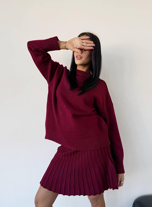 Жіночий трендовий костюм спідниця плісе з високою талією + оверсайз светр Бордо Одеса - фото 4