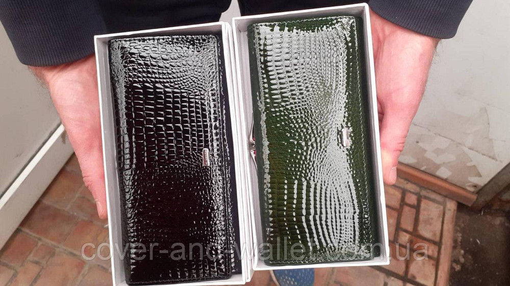 Красивий шкіряний жіночий лаковий гаманець червоного кольору Helen Verde Київ - фото 10