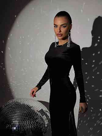 Женское нежное элегантное праздничное платье миди с разрезом королевский бархат Одесса