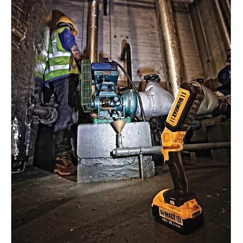 Профессиональный фонарь светодиодный аккумуляторный DeWALT DCL050: без АКБ, световой поток 500лм (DCL050) Киев