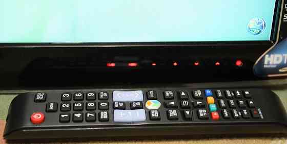 Телевизор Samsung LS23EMDKU/EN 23