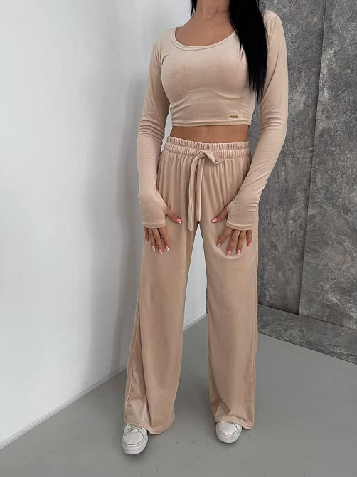 Женский прогулочный костюм двойка: лонгслив и штаны велюр Беж, 42/44 Одесса - изображение 3