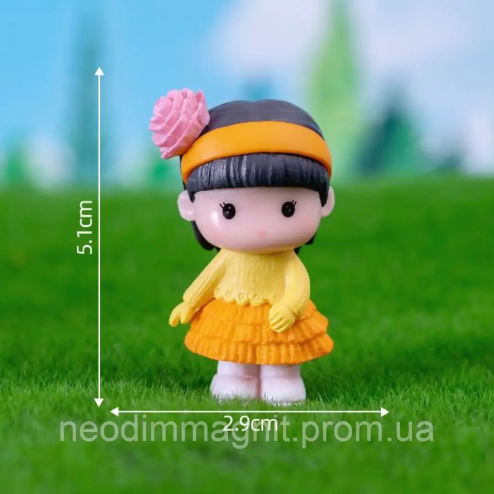 Миниатюрные фигурки детей для моделирования, песочных столов,микроландшафта, флорариума, мини-сада Оранжевая девочка Одесса - изображение 1