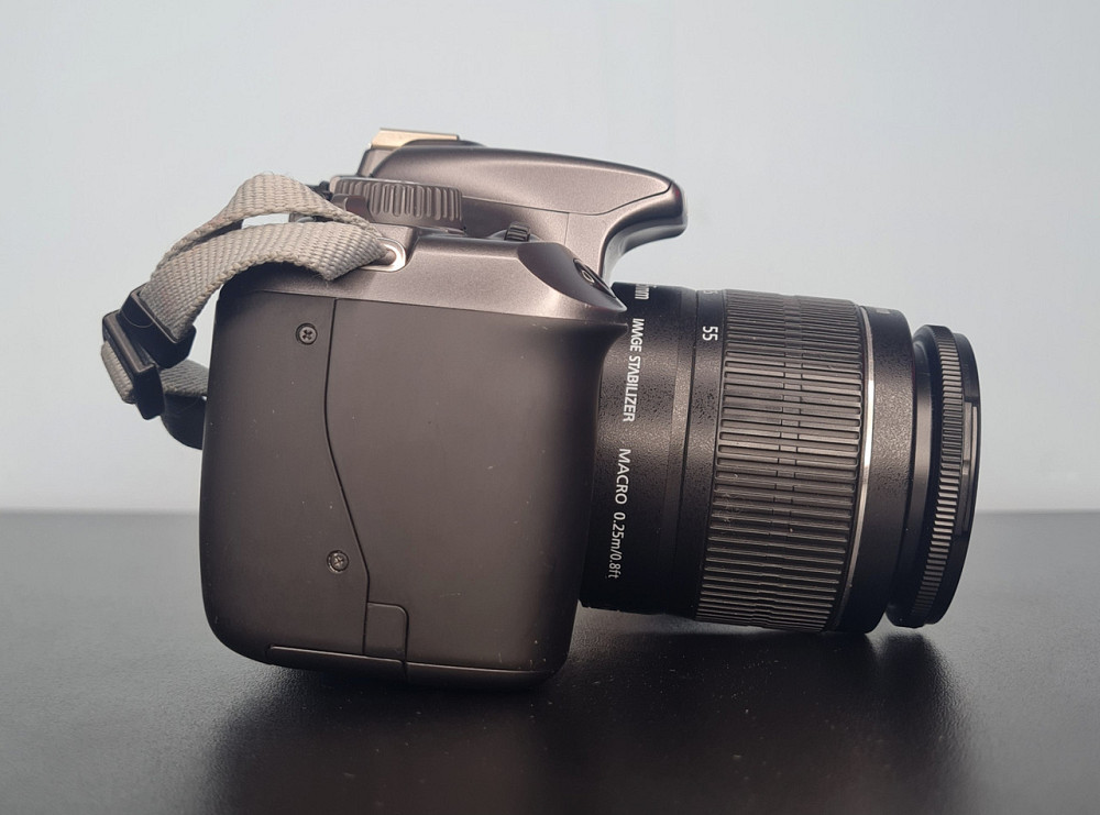 Дзеркальний фотоапарат Canon D1100 + об'єктив 18-55 мм + 64gb + сумка Клевань - фото 4