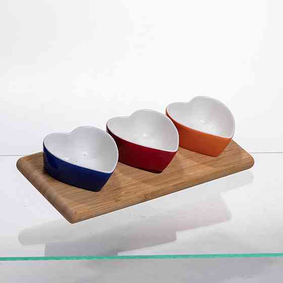 Yiwu Набір менажниць порцелянових для закусок 3 (шт) по 50 (мл) менажниці у формі серця на бамб Коломия