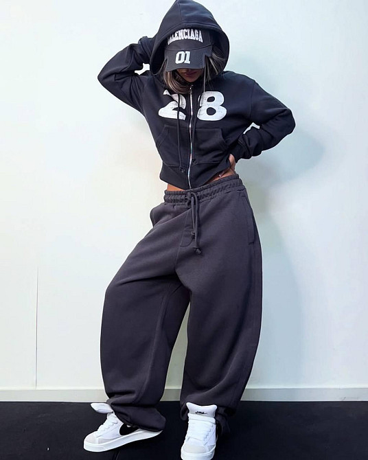 Женский теплый стильный костюм двойка: укороченное худи и штаны трехнитка на флисе 46/48 Одесса - изображение 5