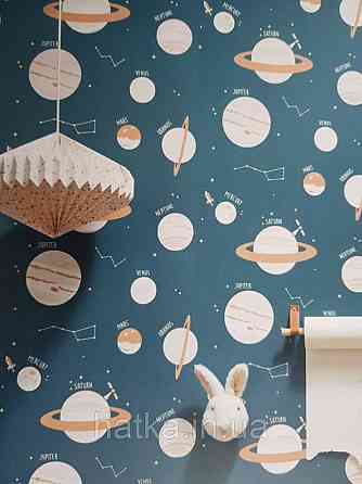 Детские флизелиновые обои Caselio Our Planet космос планеты звезды надписи на синем фоне Киев