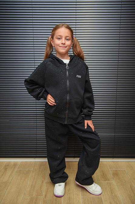 Дитячий чорний спортивний костюм для дівчинки зі  стразами 158 Миколаїв - фото 1