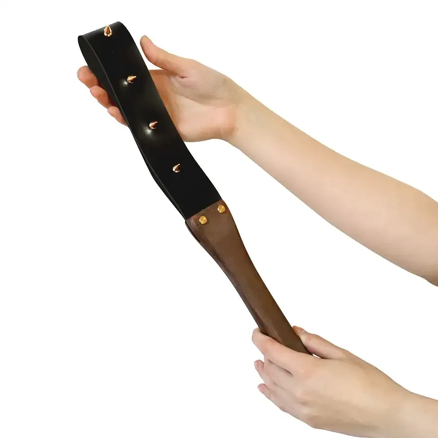 Ляскалка з шипами та дерев'яною ручкою Art of Sex - BDSM Strong, натуральна шкіра Львов - изображение 4