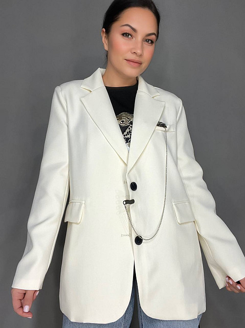 Пиджак женский Qidian 91110 оверсайз широкий крой на пуговицах с аксессуаром цепочкой one size белый, белый, one size Киев - изображение 9