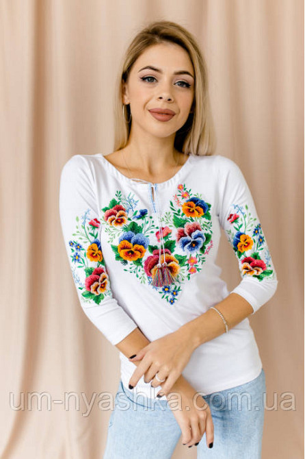 Трикотажная вышиванка женская с рукавом 3/4 