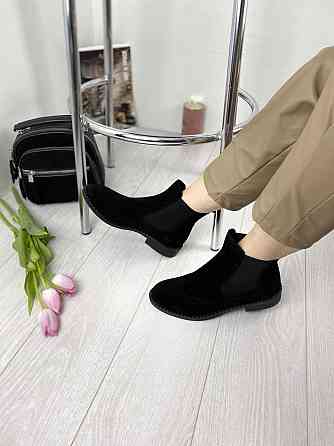 Kadar Черевики жіночі KADAR чорні натуральна замша весна-осінь высота 11см размер 36р.37р.38р. Коломия