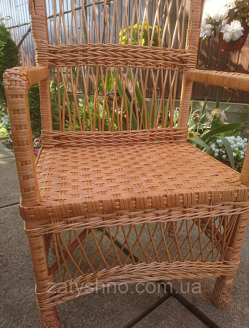 Стільчик плетений з підлокітниками Київ - фото 8
