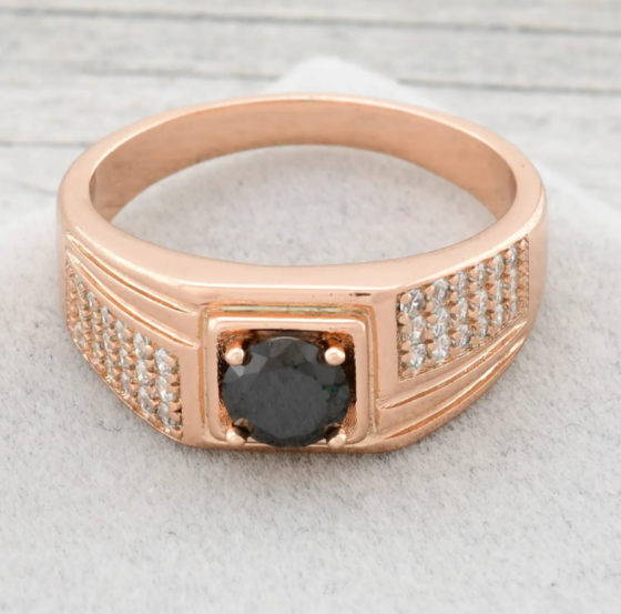 Печатка Xuping 11598 черные фианиты, позолота РО, ширина 9 мм, размер 19, вес 5,4 г, мужская Киев