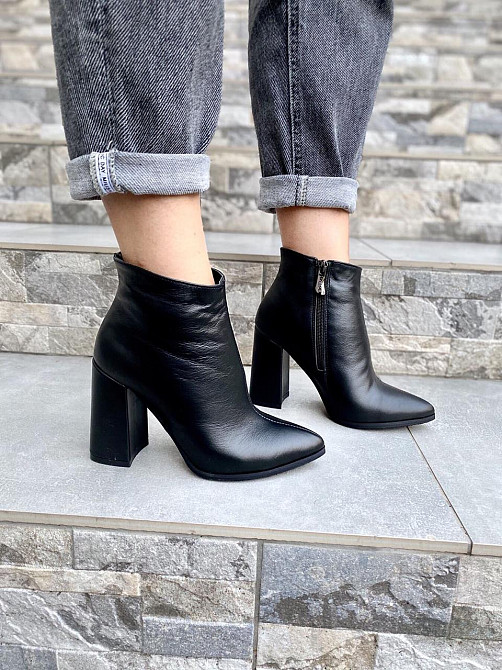 Nivelle Черевики жіночі NIVELLE чорні натуральна шкіра з хутром каблук 9.5см висота 10см 38р.39 Коломыя - изображение 4