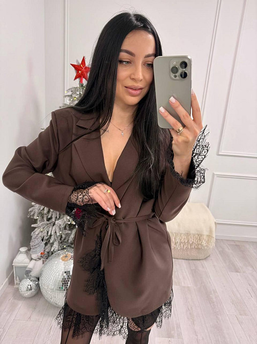 Жіноча стильна вечірня сукня-піджак костюмка+мереживо Шоколад Одеса - фото 8