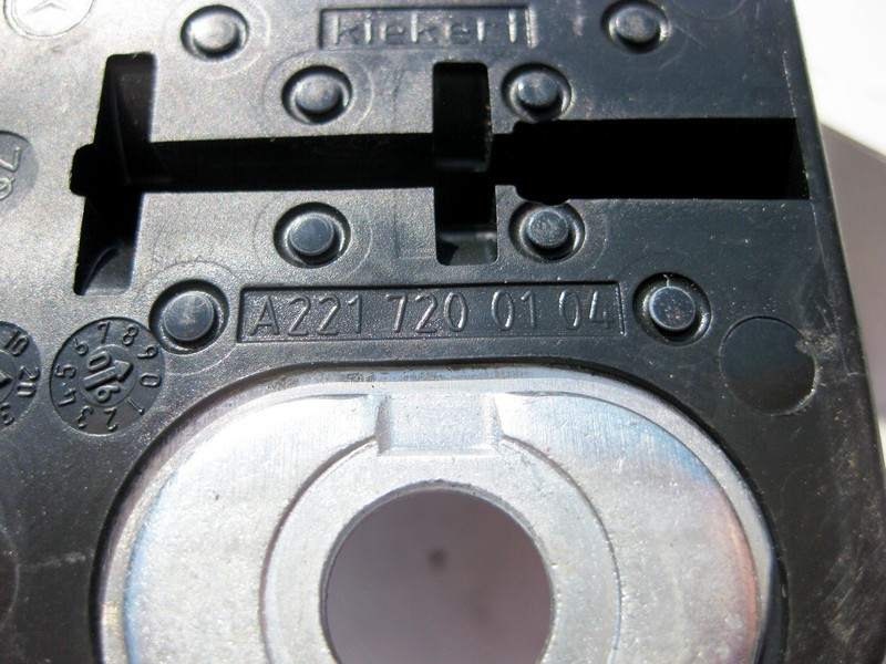 Mercedes-Benz  A2217200104 Петля - скоба вуха замка дверей S-Class W221 Одеса - фото 4