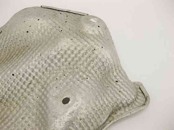 Mercedes-Benz  A1646823671 Захисний екран в тунелі вихлопної труби задній правий ML GL GLE Одеса