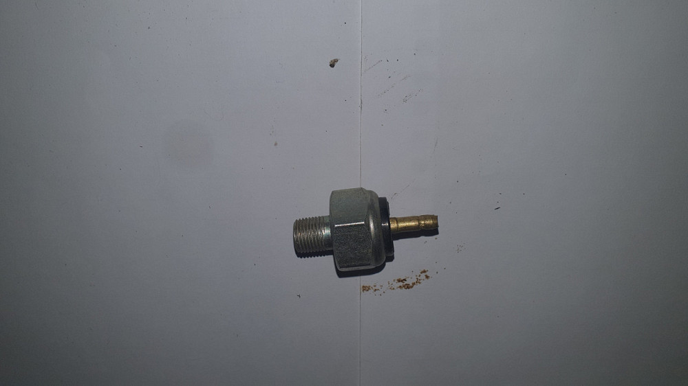 Выключатель стоп-сигнала ГАЗ, УАЗ, ЗИЛ. ВК12Б Харьков - изображение 1