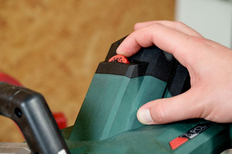 Потужна торцювальна пила Metabo KGSV 254 MC : 1.8 кВт, диск 254 (615254000) Київ - фото 8