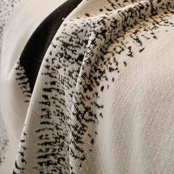 Плед покрывало для дивана и кровати,чехол накидка для мягкой мебели 180х230 см,бело-черный в полоску Каменец-Подольский