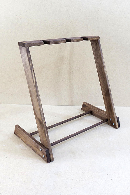 Напольная стойка для гитар 