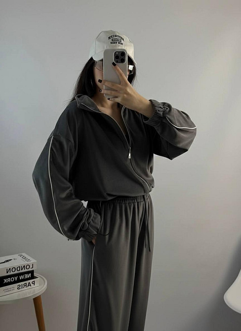 Женский стильный повседневный велюровый костюм Графит Одесса - изображение 2