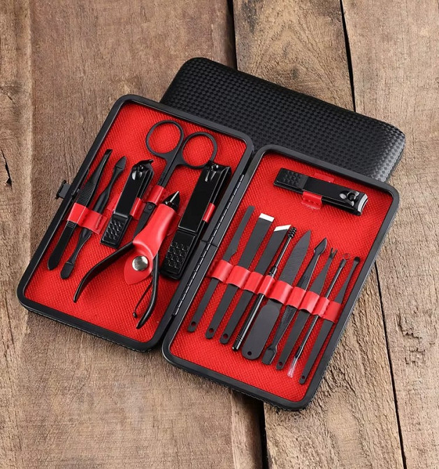 Набір для манікюру і педикюру універсальних інструментів, 16 шт, колір чорний у кейсі пінцет, ножиці, пилочка Кам'янець-Подільський - фото 1