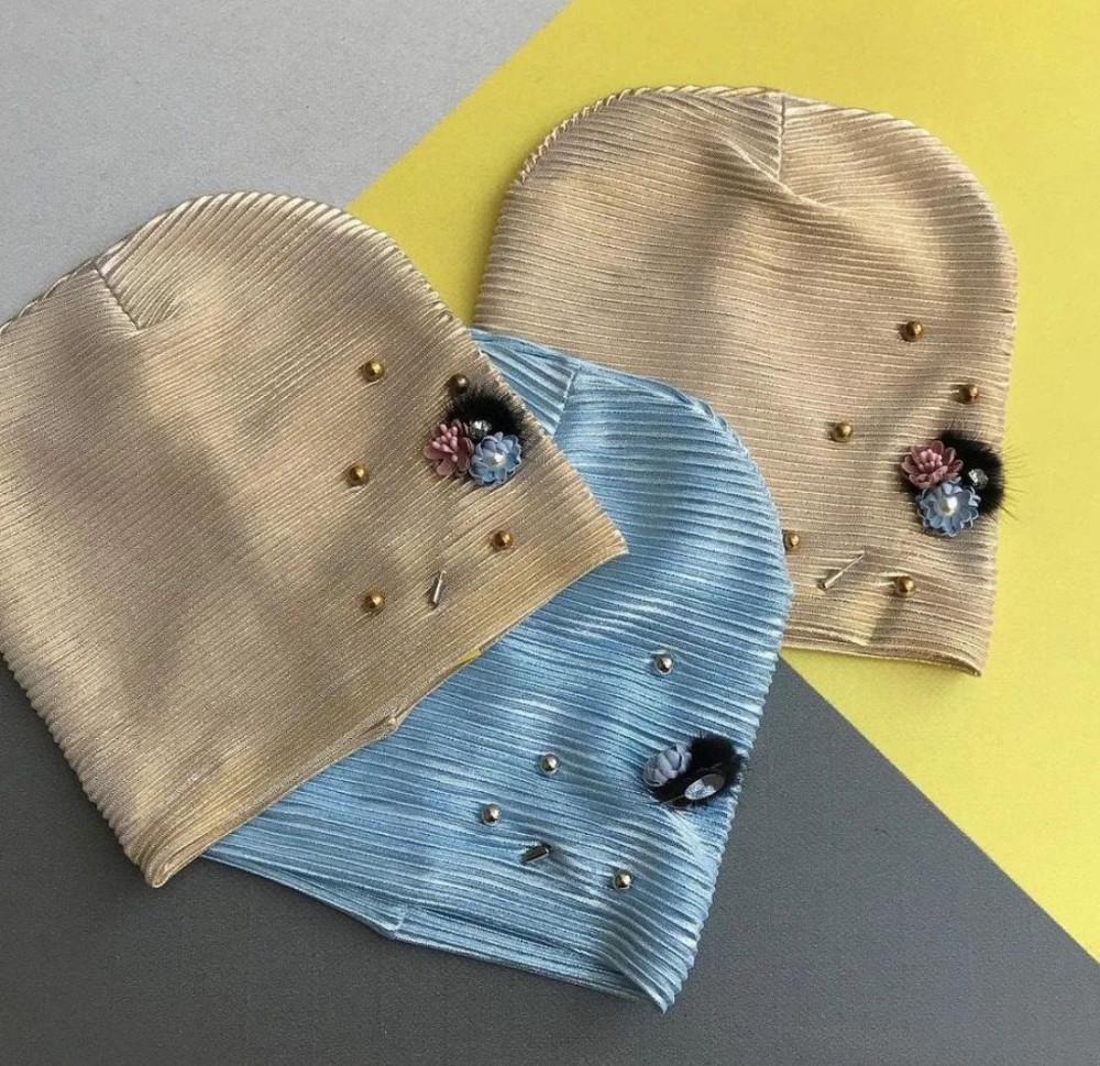 Яркие легкие шапочки с украшениями 52-54см. Киев - изображение 1