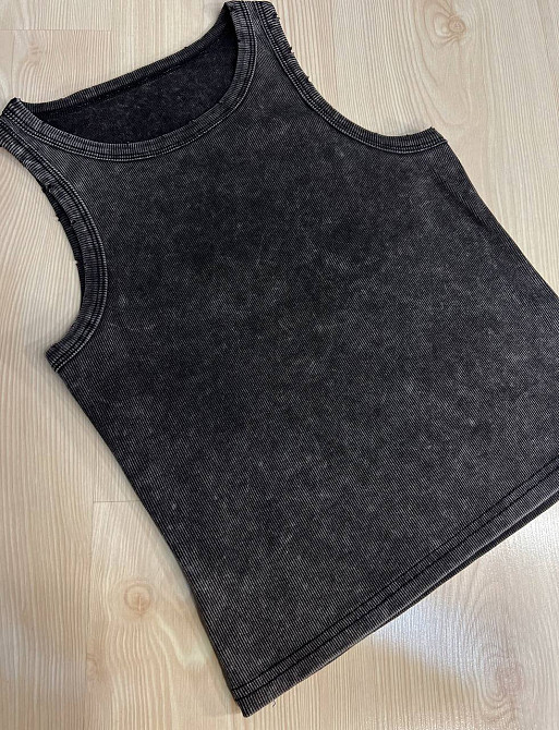 Майка жіноча A-N 2733 варена тай-дай у рубчик з порізаними швами, чорний, one size Київ - фото 3