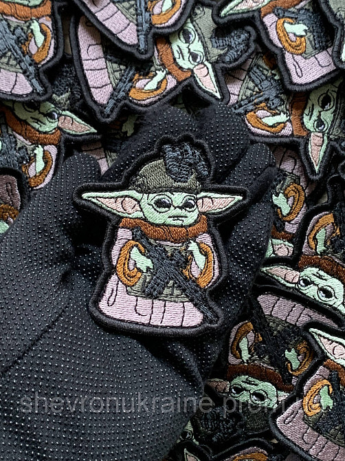 Шеврон Вооруженный Йода (Форма контурная. На липучке) Размер 8x7см Киев - изображение 6