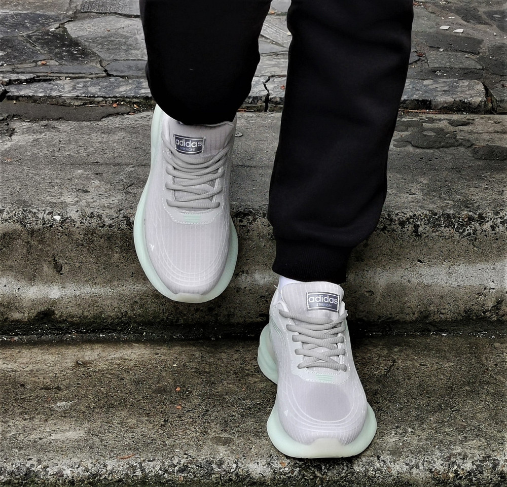 Кросівки Adidas Сірі Чоловічі Адідас Ізі Boost (розміри: 40,41,42,43,44) Дніпро - фото 5